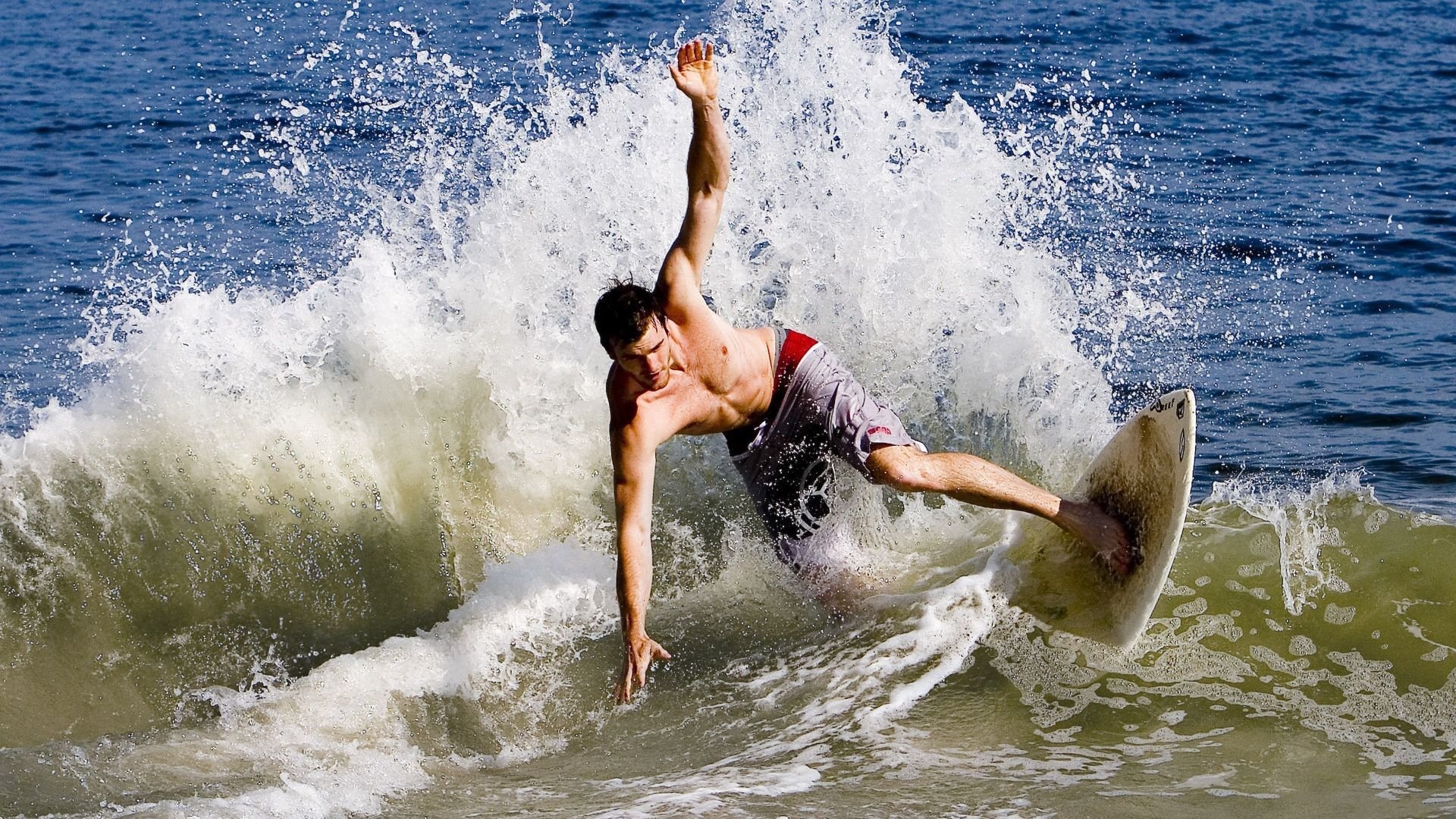 英超边路突破成为进攻亮点